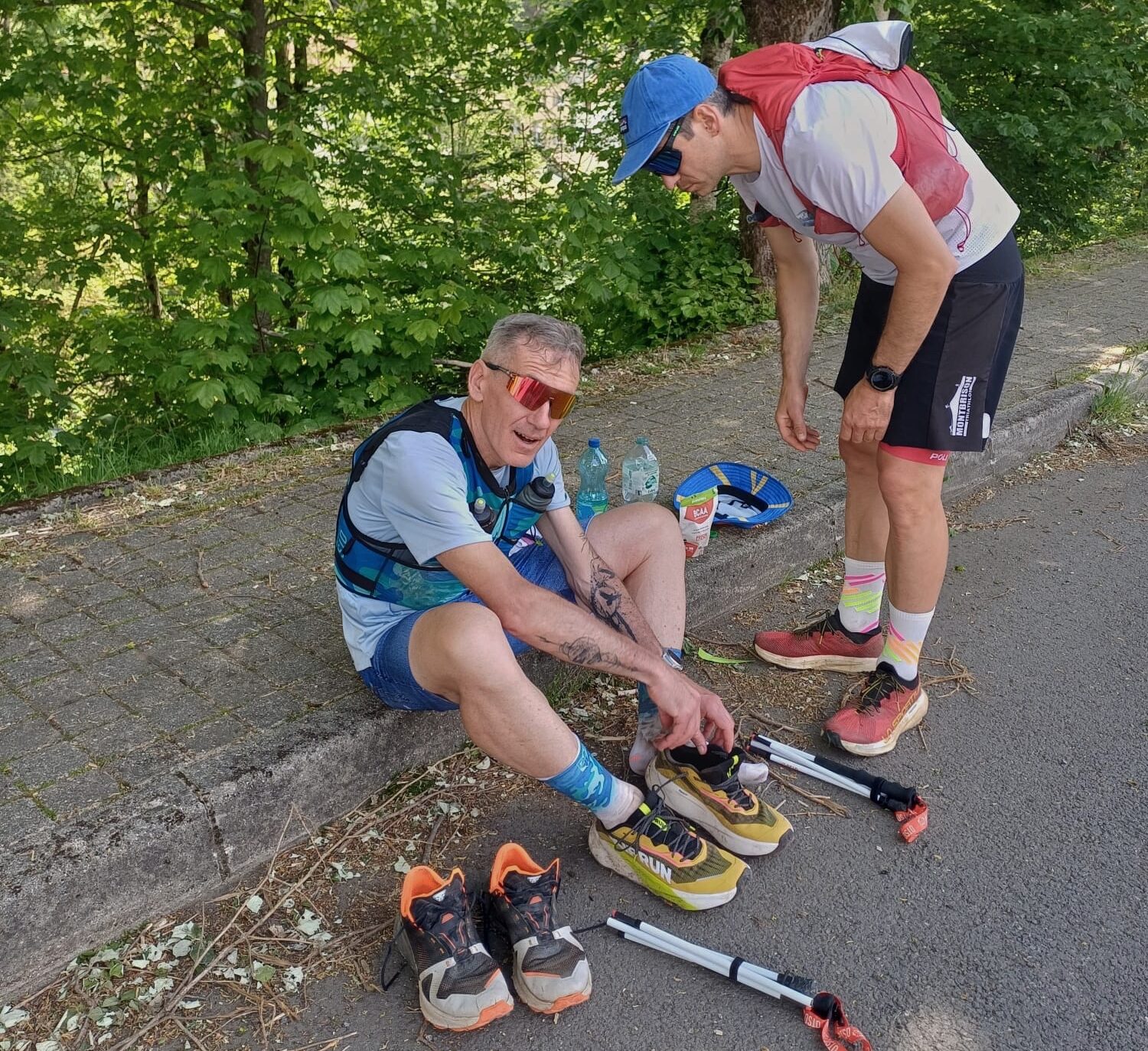 Changement de tenue intégral sur la tentative de record du GR70 - Le Chemin de Stevenson